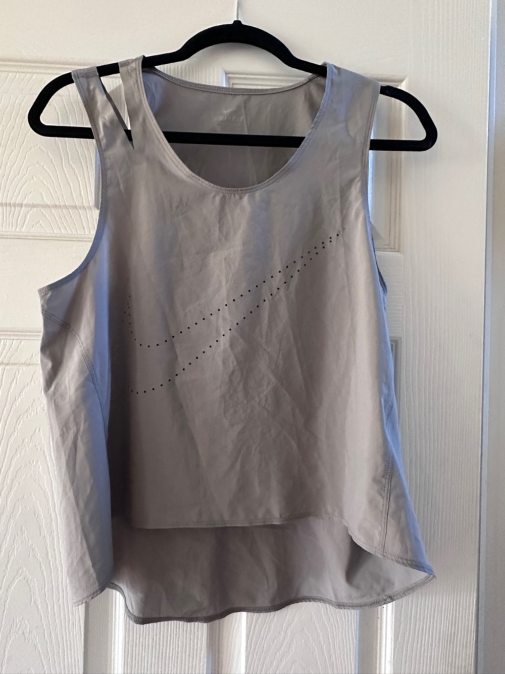 Nike Women’s Light Gray Sleeveless Training Tank
